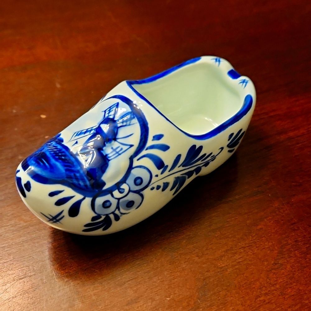 Delft Vintage 1970s Holland Dutch Shoe w/ Windmill #679